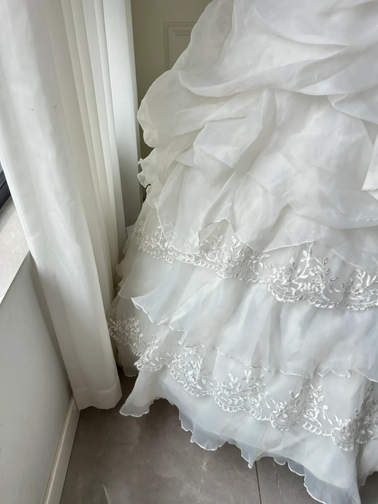 Pretty Quinceanera Dress Ball Gown Strapless White With Lace Tiered 18th Birthday Party Outfit RC1464