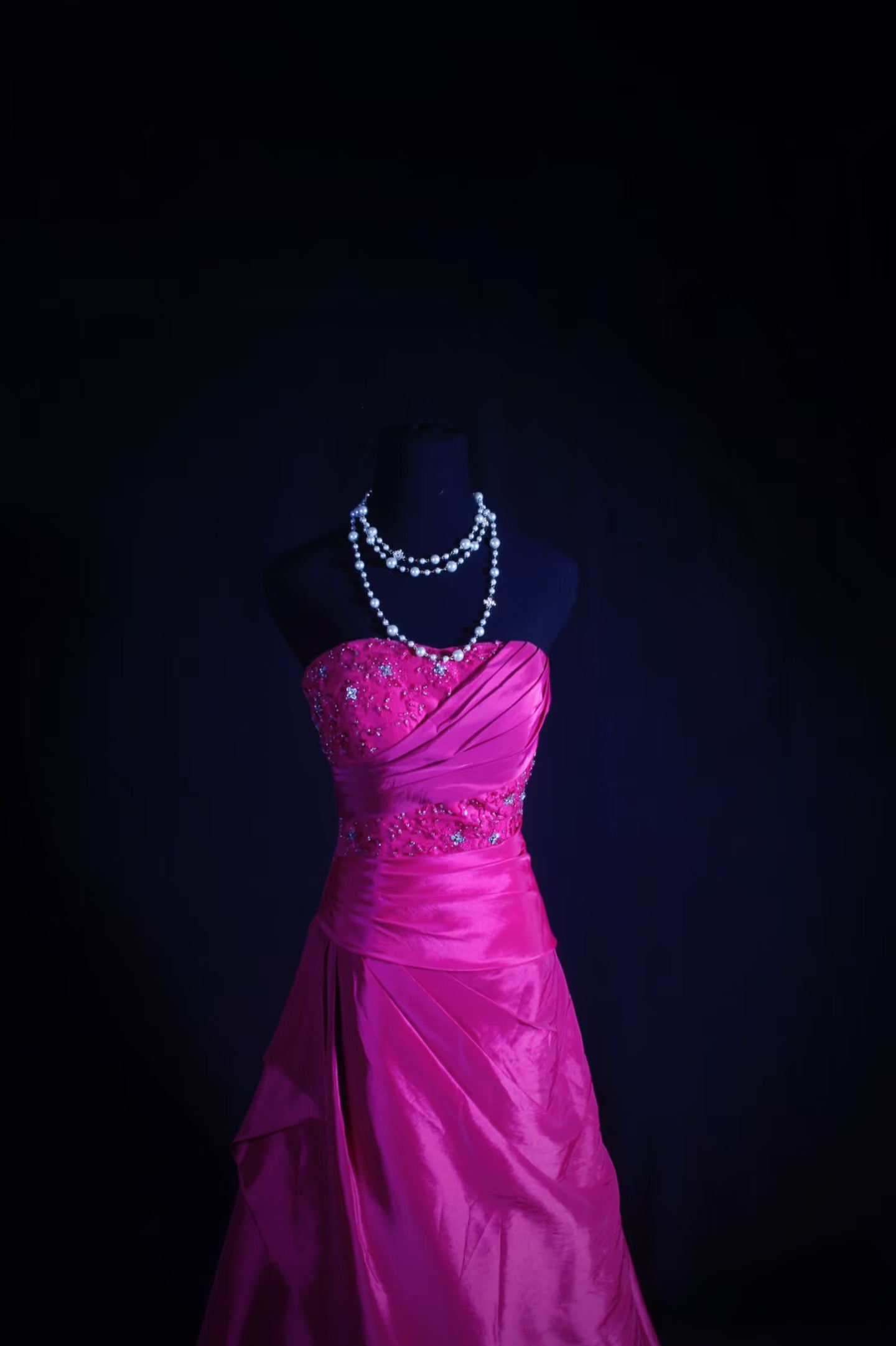 Retro Prom Dresses Ball Gown Strapless Fuchsia Satin With Appliqued Lace Vintage Long Prom Dresses Party Gowns AU015