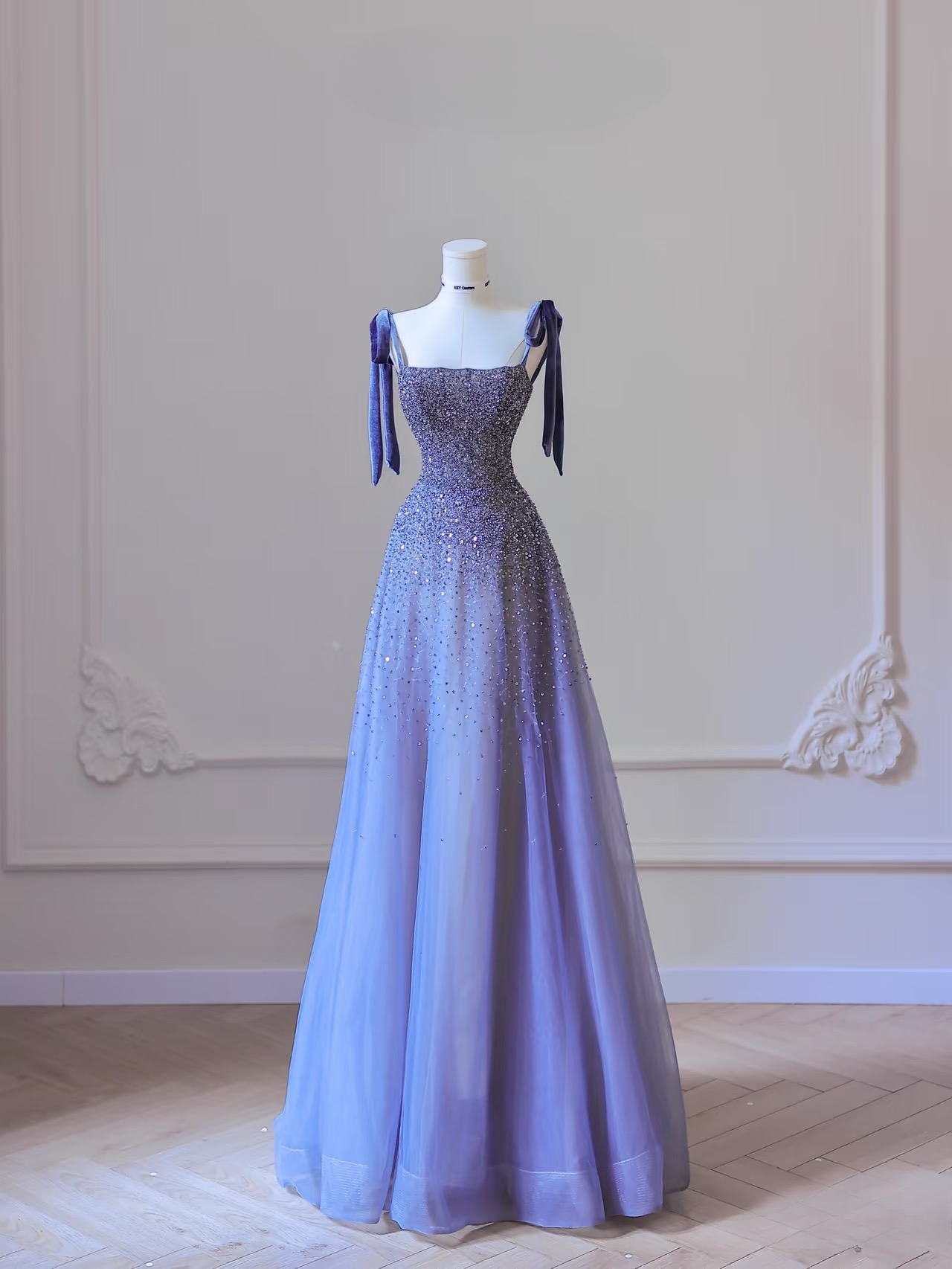 Sexy A line Straps Tulle Sleeveless Sequin Floor Length Stunning Prom Dresses Blue Inspiration High School Dance Dress Princess Graduation Gown AU035