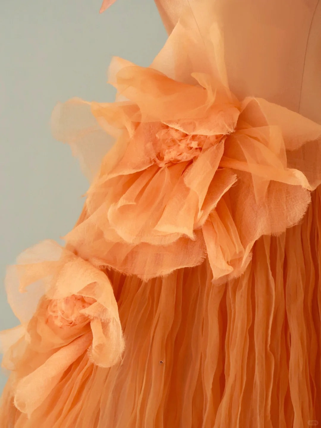 Charming Ball Gown Strapless Tulle Sleeveless Prom Dresses Long Prom Gowns AU074