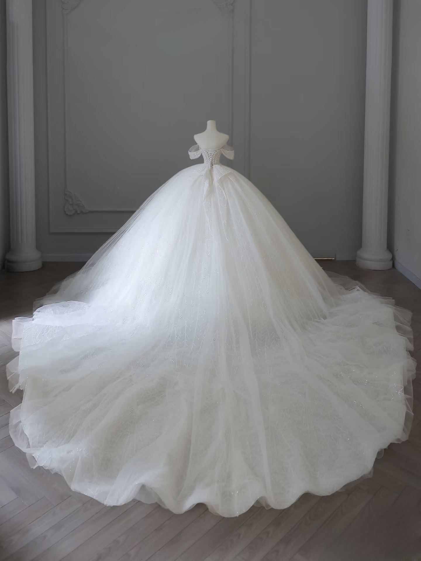 Modest Ball Gown Off The Shoulder Tulle White Short Sleeves Long Wedding Dress Fairy Formal Wedding Dresses Brides Gowns AU101
