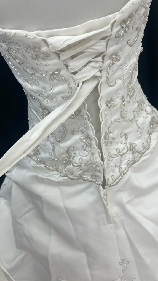 Retro Ball Gown Sweetheart Satin Style Long 1960s Inspired Wedding Dress Bride Gowns Wedding Dresses AU113