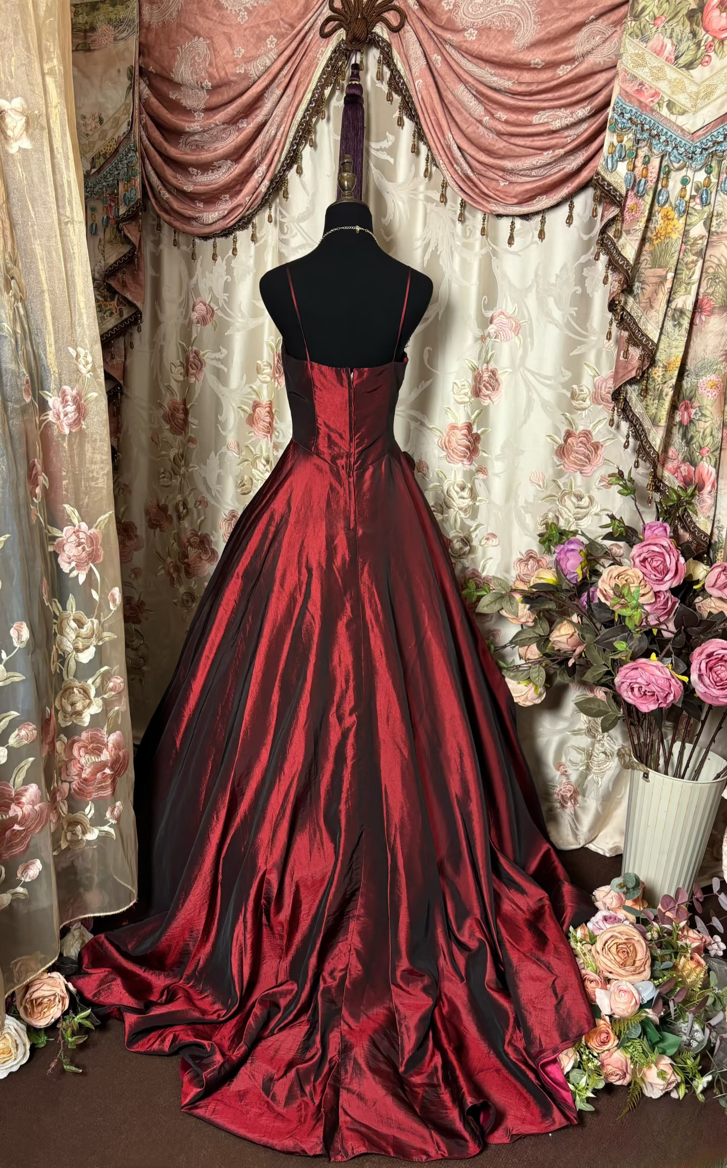 Retro Prom Dresses Ball Gown Spaghetti Strap Burgundy Vintage Long Prom Dresses Party Gowns AU252