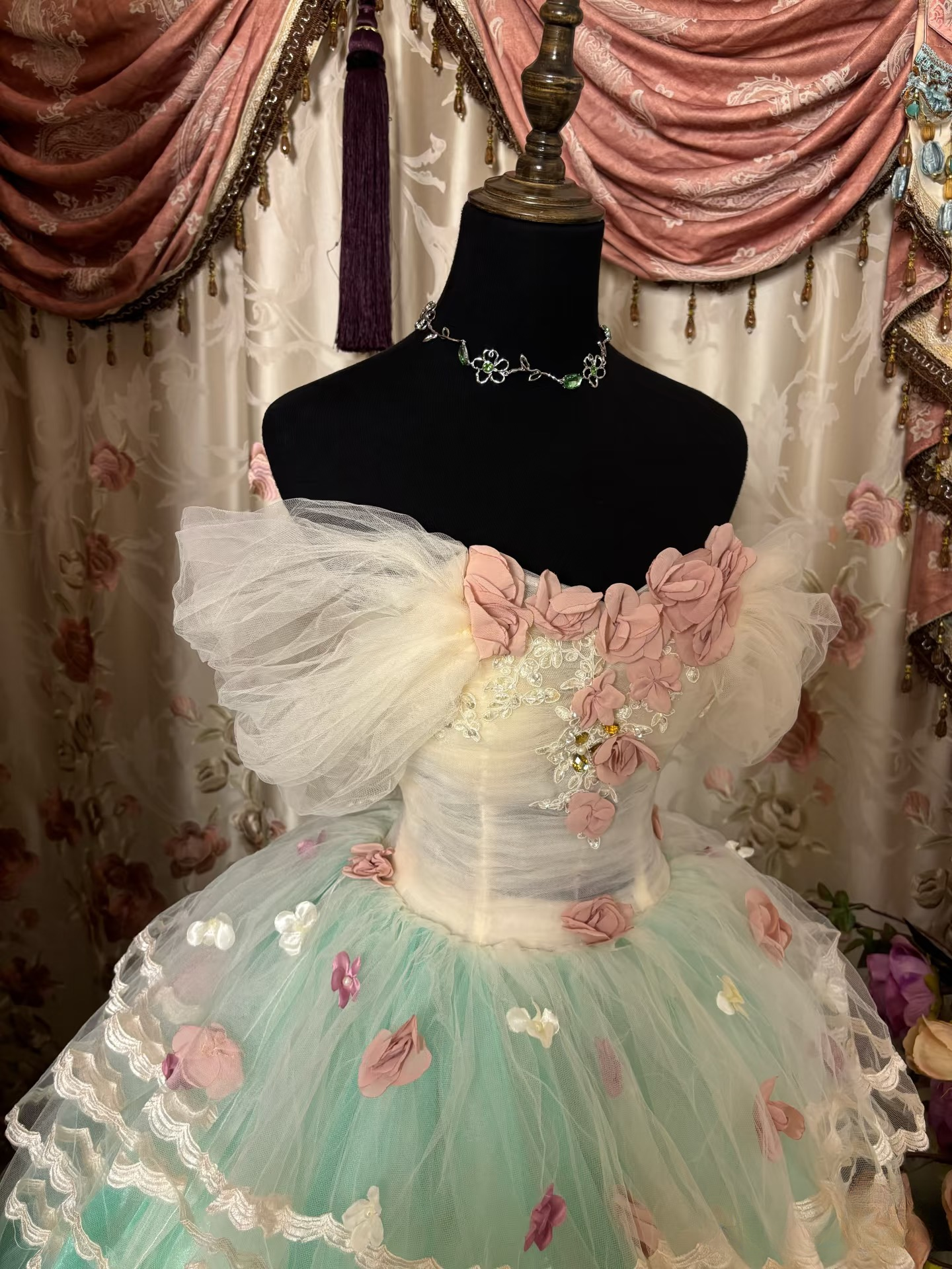 Dazzling Ball Gown Off The Shoulder Tulle With Appliques Ruffle Layers Long Quinceanera Dresses Sweet 15 16 Birthday Gown AU309