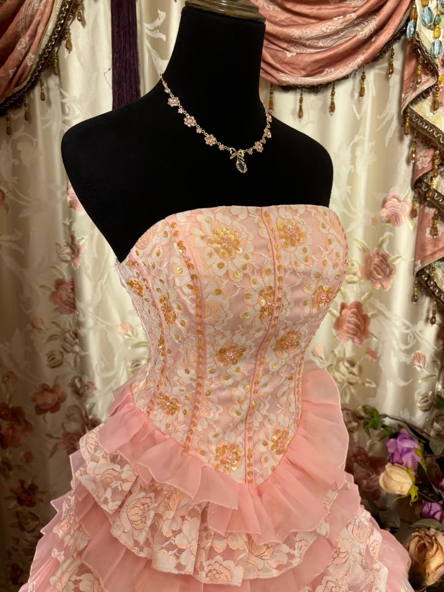 Cute Ball Gown Strapless Lace Tulle With Beads Ruffle Layers Long Quinceanera Dresses Sweet 15 16 Birthday Gown AU314