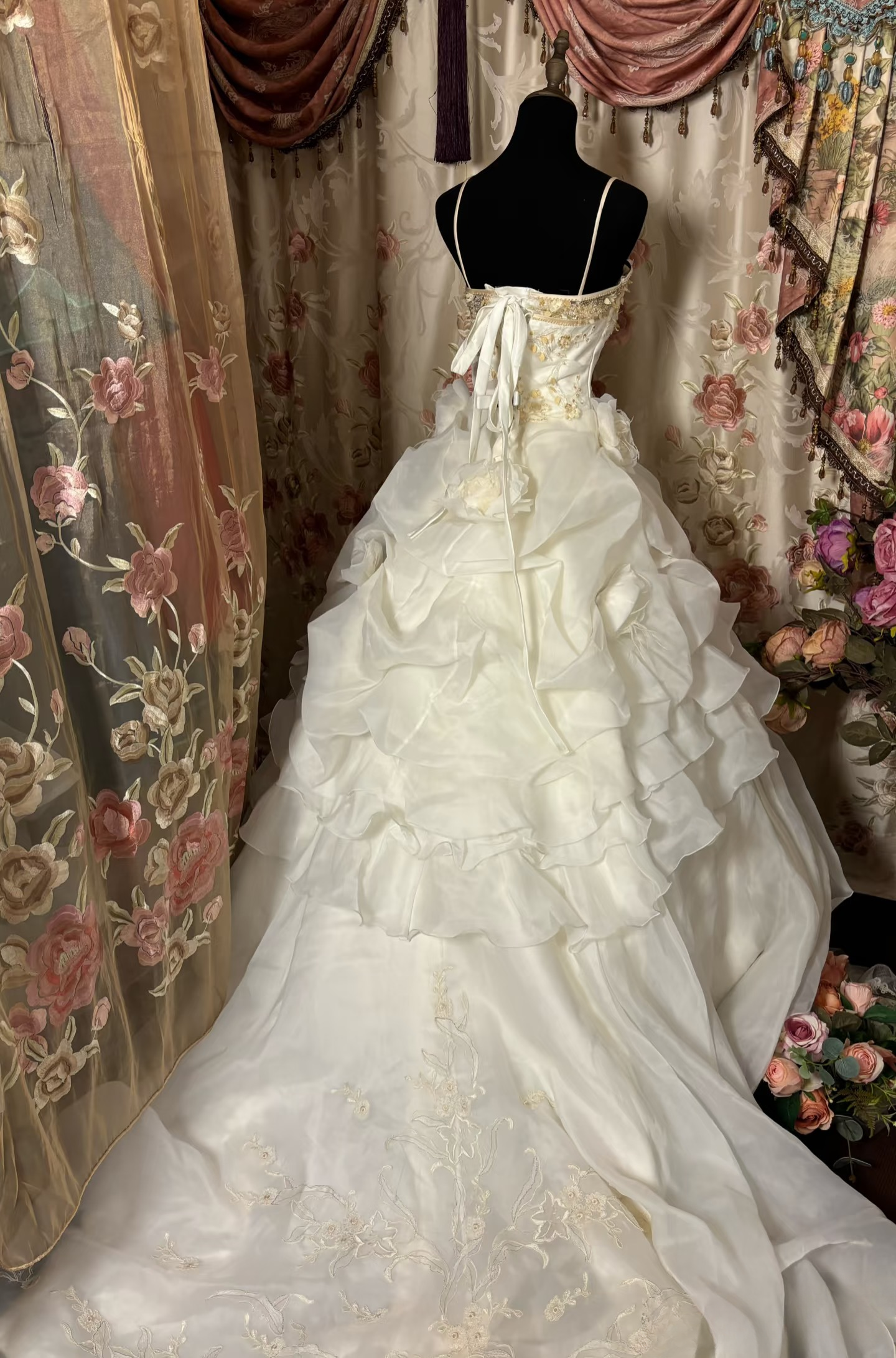 Retro Ball Gown Spaghetti Strap Organza Ivory 80s Fitted Corset Bride Gown Long Wedding Dresses Brides Dress AU317