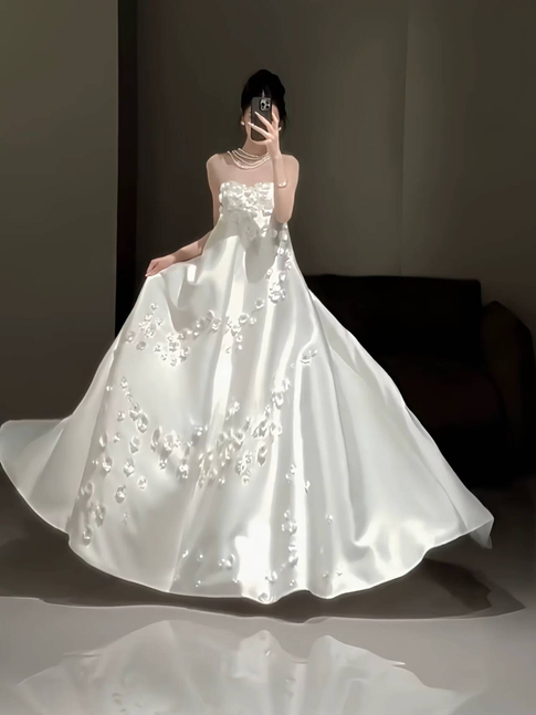 Cute A line Strapless White Flowers Satin Wedding Dress Bride Gown Fairytale Wedding Dresses AU482