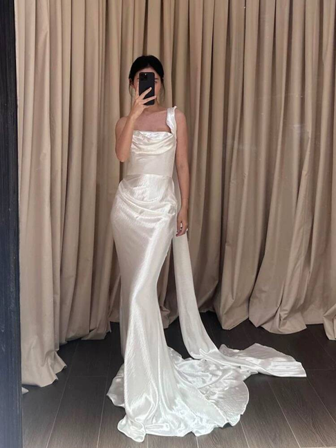 Timeless Mermaid One Shoulder Sleeveless Satin Ivory Wedding Dress Fairytale Wedding Dresses AU501