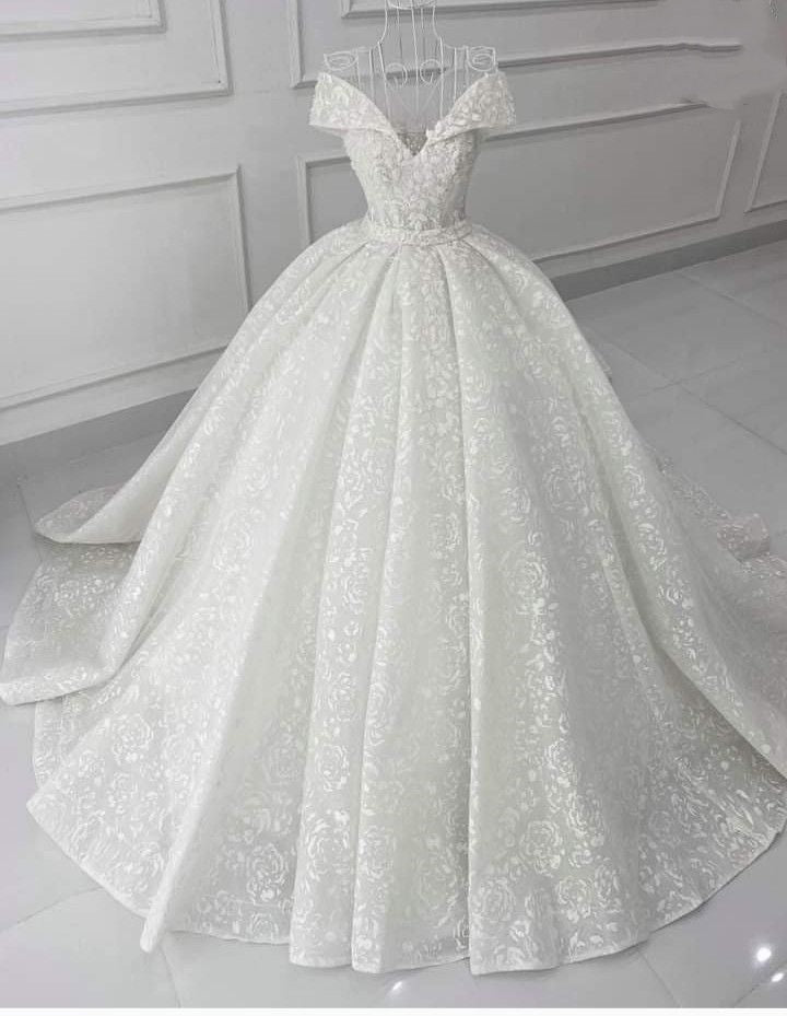 Timeless Ball Gown Off The Shoulder Long Lace White Wedding Dress Fairy Formal Wedding Dresses B148