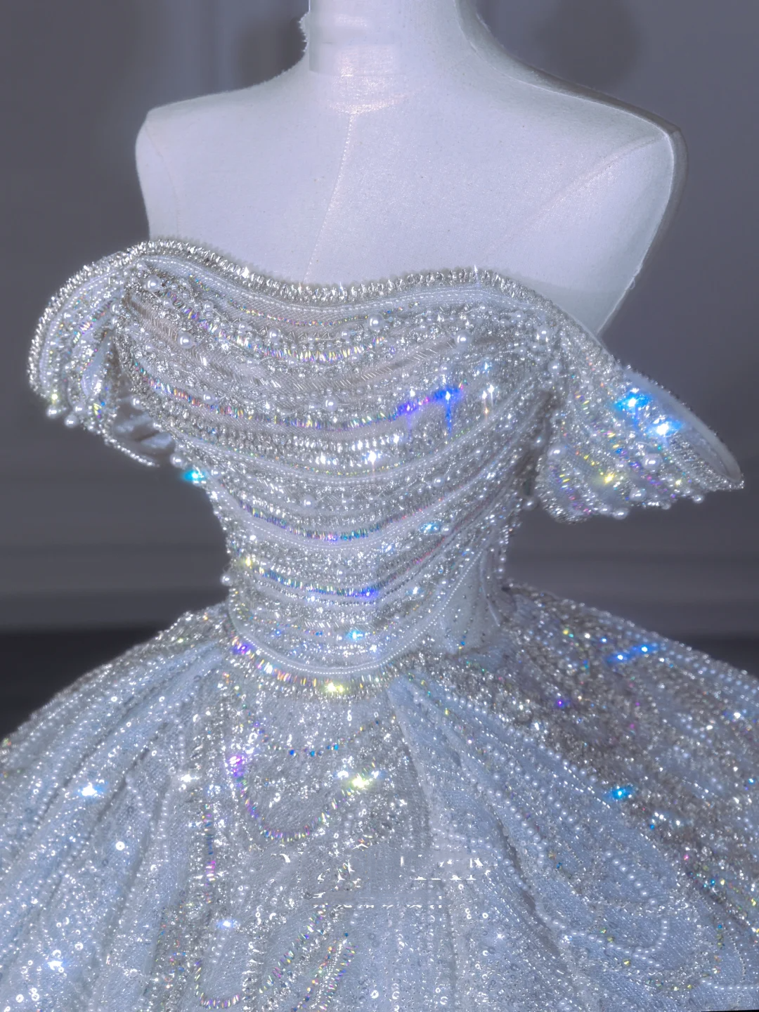 Ethereal Ball Gown Off The Shoulder Short Sleeves Long Sequins White Crystal Sparkly Wedding Gown Dream Wedding Dresses B175