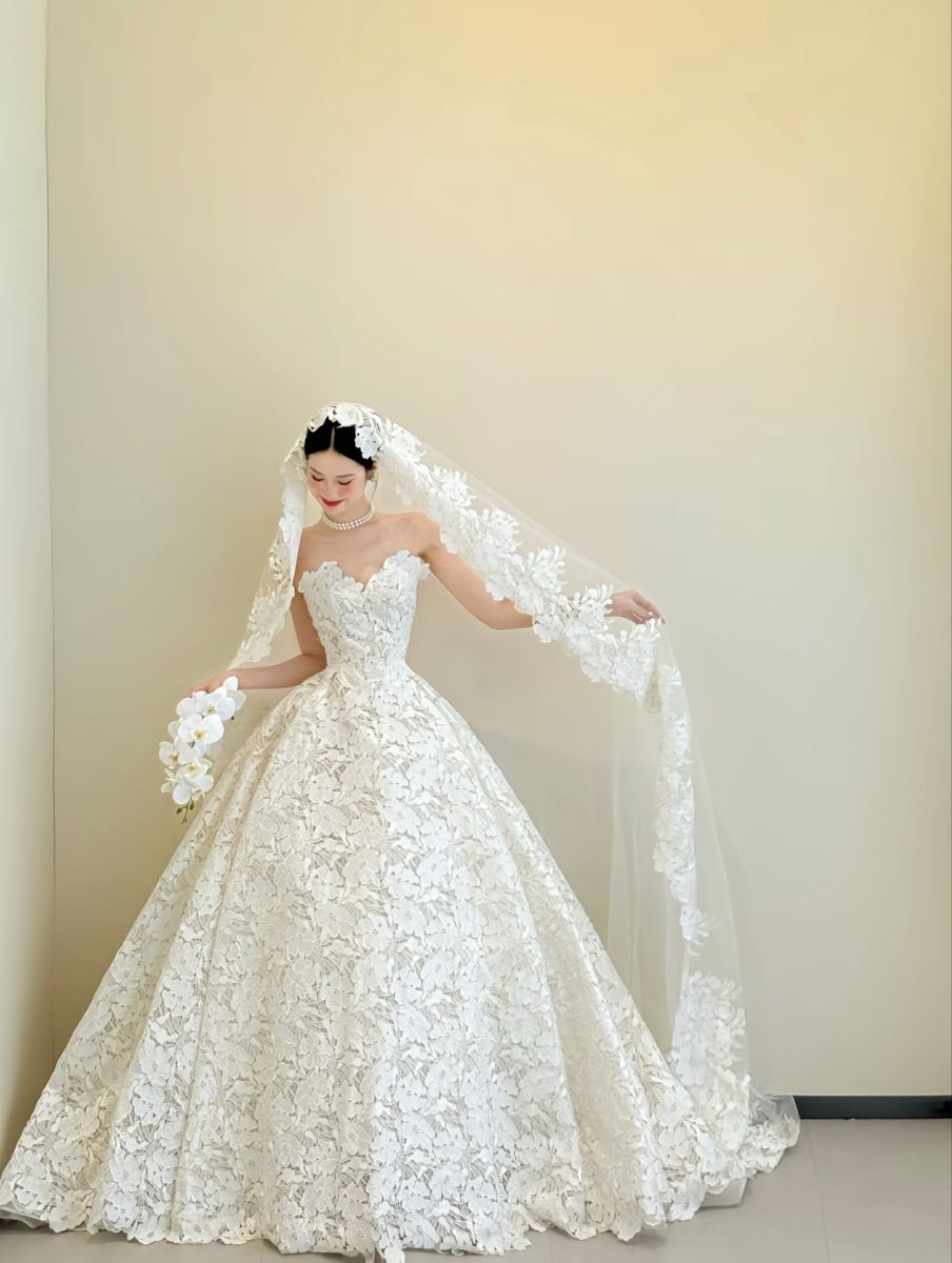 Modest Ball Gown Sweetheart Neck White Lace Long Wedding Dress Fairy Formal Brides Gown Wedding Dresses B33