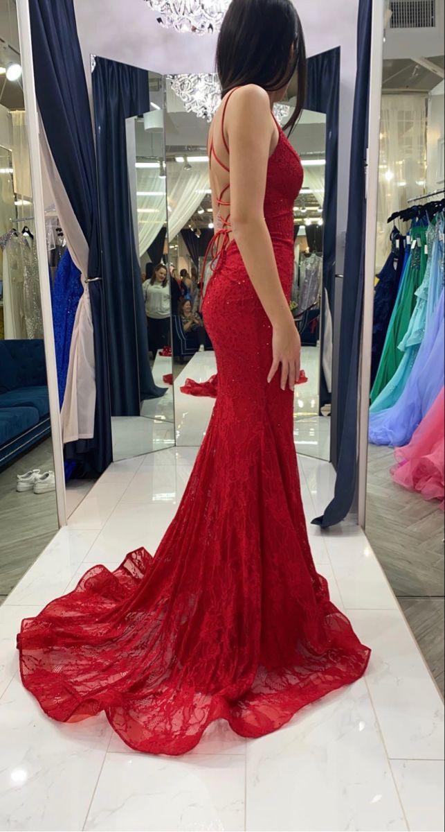 Stunning Mermaid Spaghetti Straps Red Lace Backless Prom Dresses 2026 Prom Dress Princess Graduation Dress B409