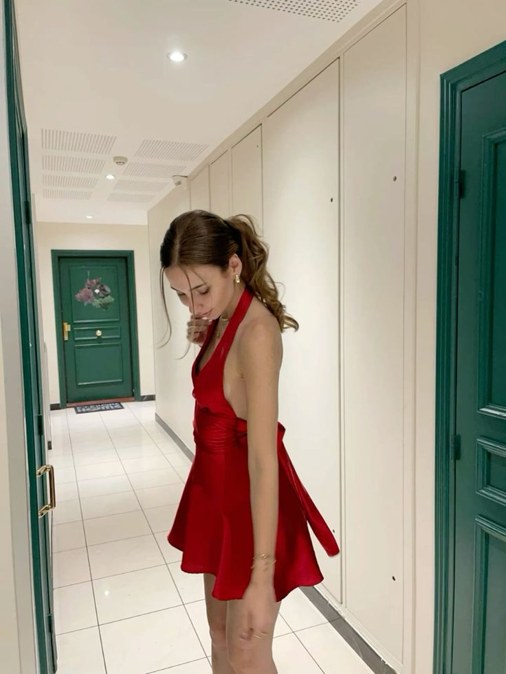 Trendy A Line Halter Red Satin Short 16th Birthday Dress Freshman Homecoming Dresses Cocktail Gown B672
