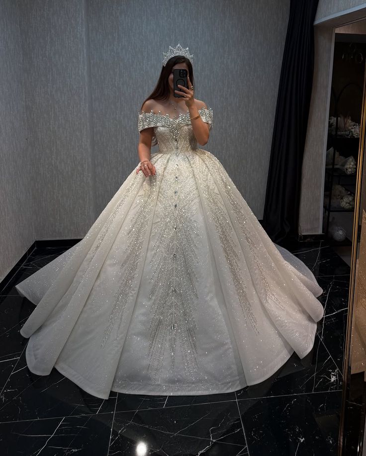 Elegant Ball Gown Off The Shoulder Sequin Silver Beaded Short Sleeves White Wedding Dress Styles Long Bridal Gown Wedding Dresses Ideas DH2884