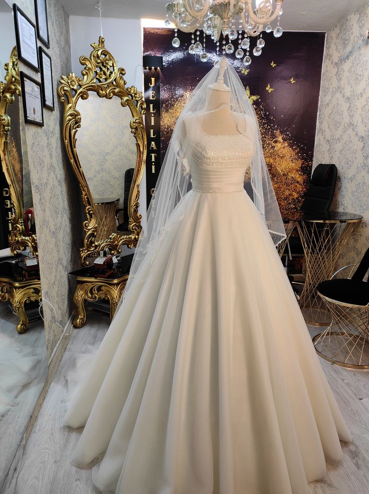 Dreamy Ball Gown Square Neck White Satin Long Fitted Silver Beads Wedding Dress Formal Bridal Gown Wedding Dresses DH2892