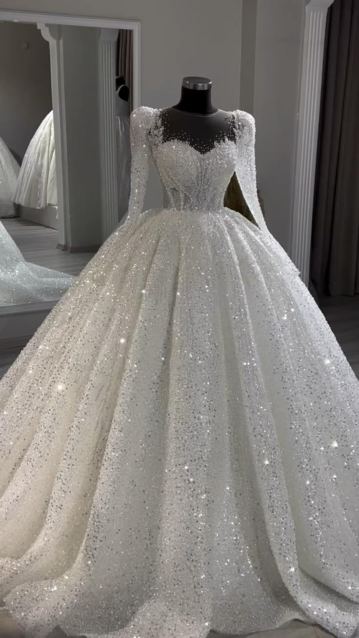 Shiny Ball Gown Scoop White Pleated Long Sleeves Silver Sequins Wedding Dress Styles Long Brides Gown Wedding Dresses Ideas DH2894