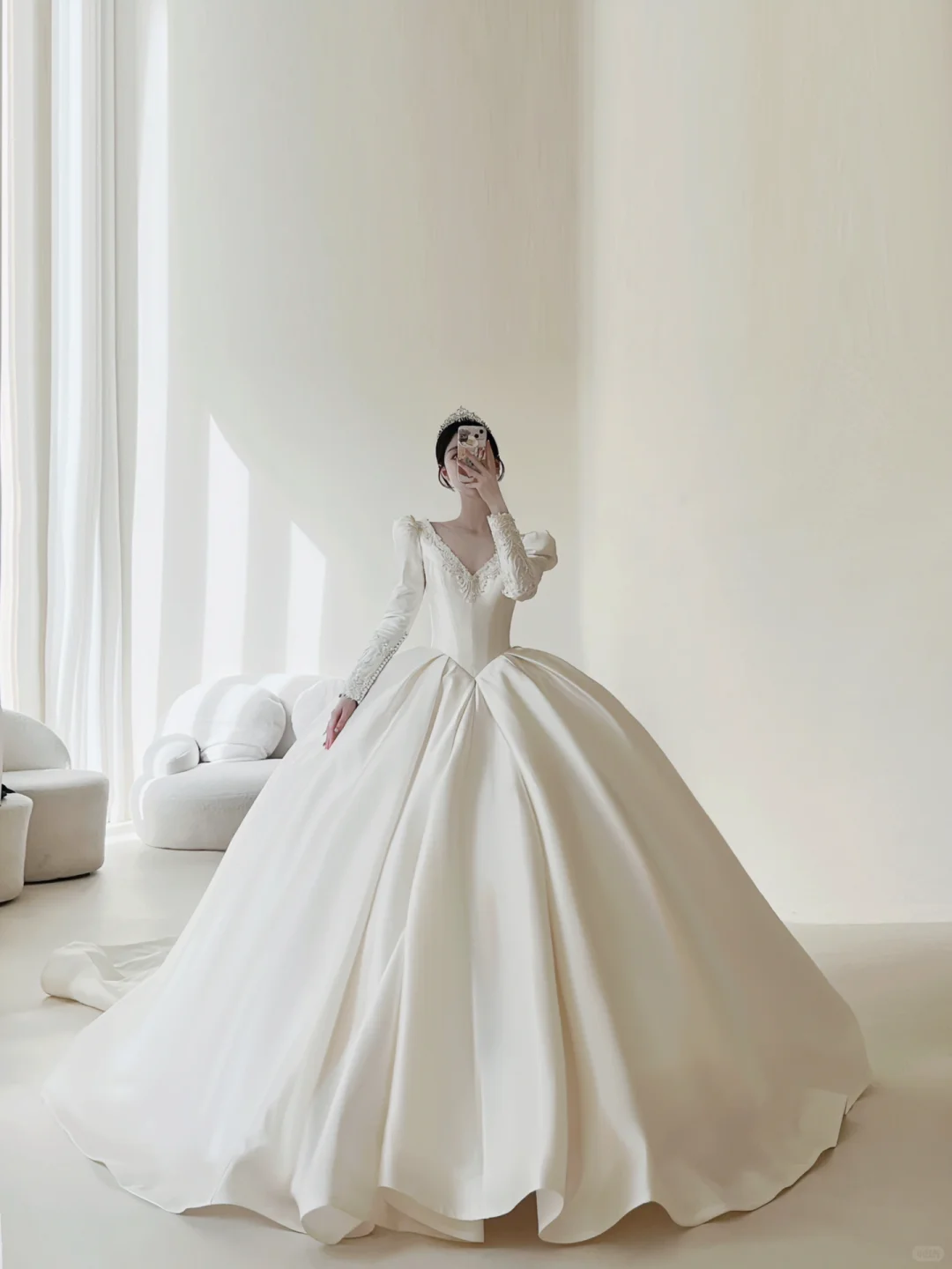 Timeless Women's White Wedding Dress With Lace for Bride Applique Bride Dress V Neck Ball Gowns AB877
