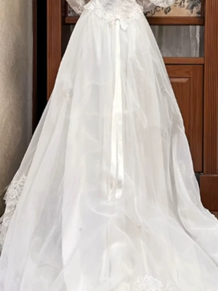 Vintage Wedding Dresses A line V Neckline Lace Long Sleeves Summer Garden Wedding Dress N4120