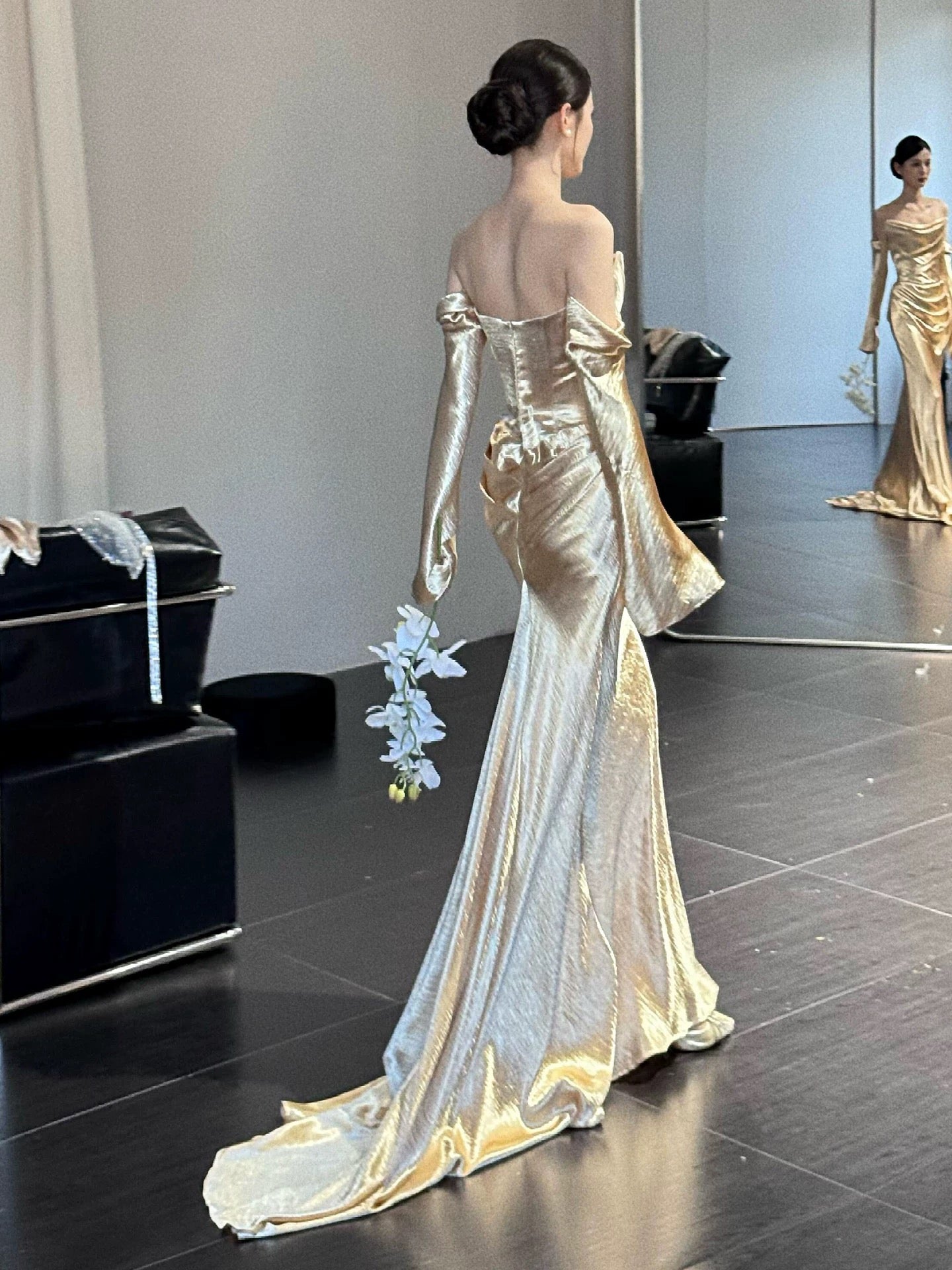 Unique Women's Mermaid Off The Shoulder Gold Maxi Dress Date Night Outfits Semi Formal Prom Dresses RB5196