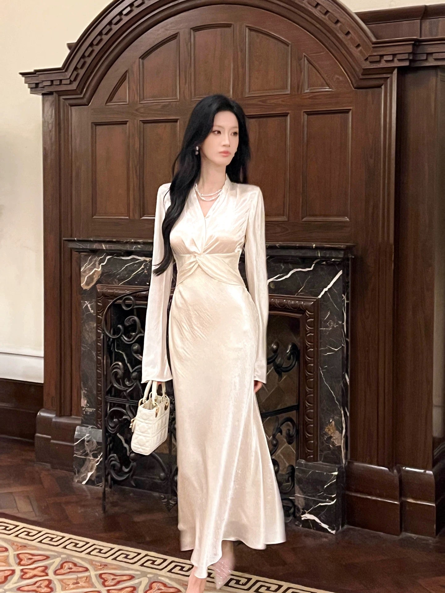 Artistic Mermaid V Neck White Satin With Long Sleeve Outdoor Semi Formal Summer Garden Date Night Outfits Wedding Guest Dresses RB5089