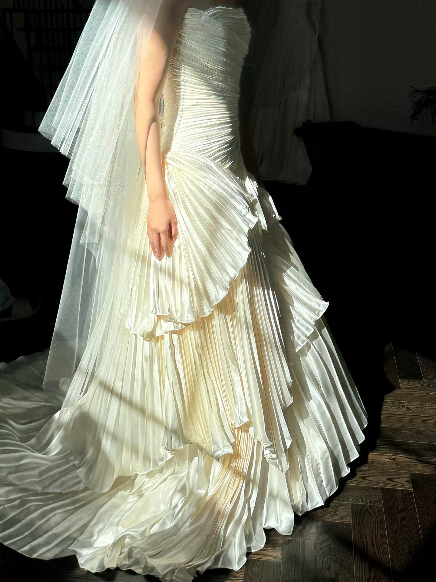 Vintage Wedding Dresses Mermaid Strapless Pleated Satin Long Summer Garden Wedding Dress N4119
