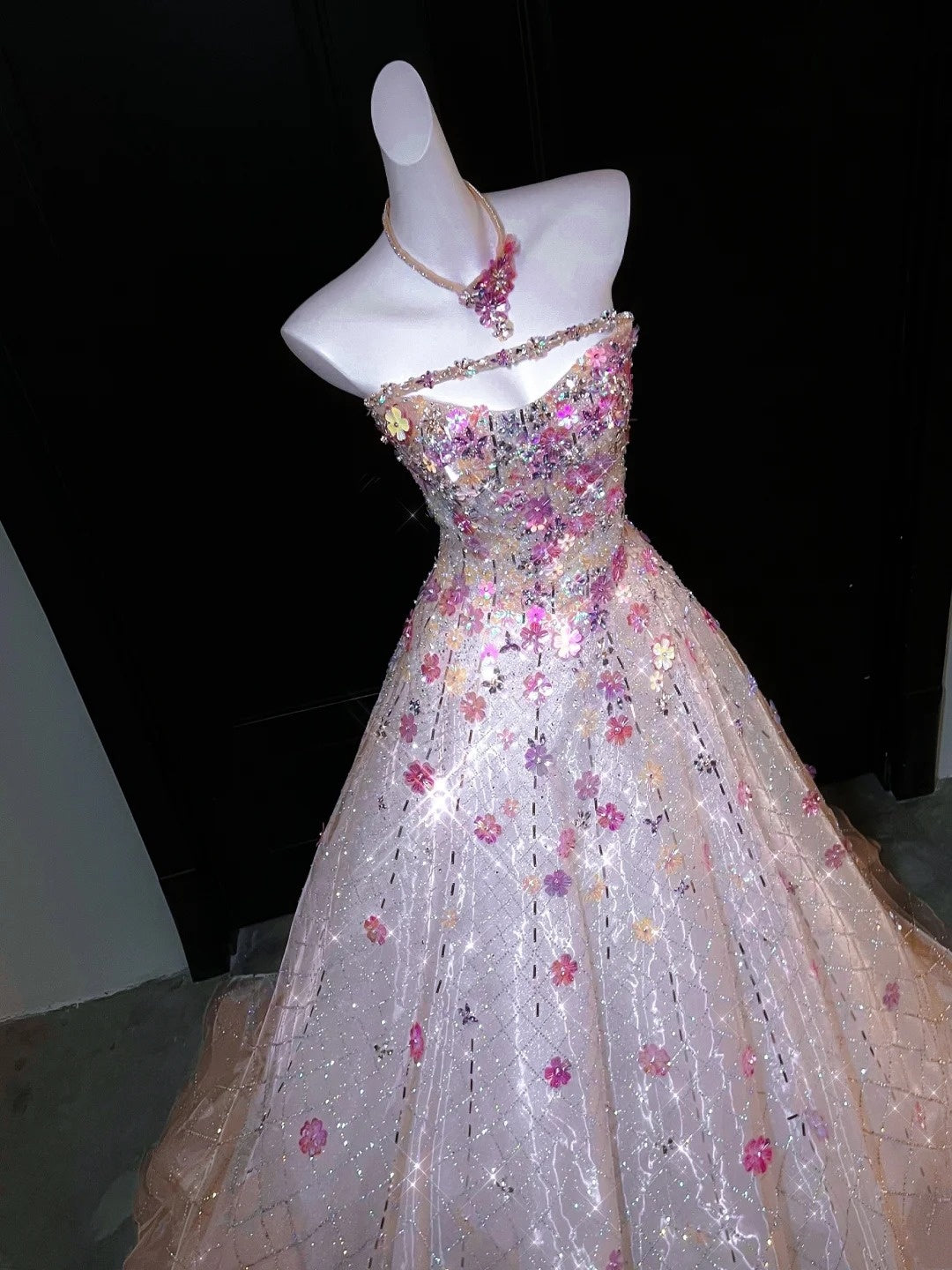 Chic Ball Gown Strapless Pink Sequin With Beaded Crystals Bodice Inspo Formal Party Gowns Prom Dresses N158