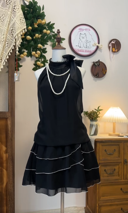 Elegant A line Halter Little Black Dress Chiffon Senior Short Graduati – RubyFashionDress