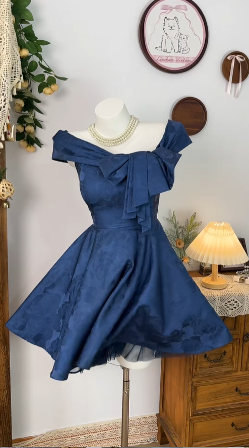 Pretty Ball Gown Navy Blue Satin Lace Mini Senior Short Graduation High School Homecoming Dresses N4611