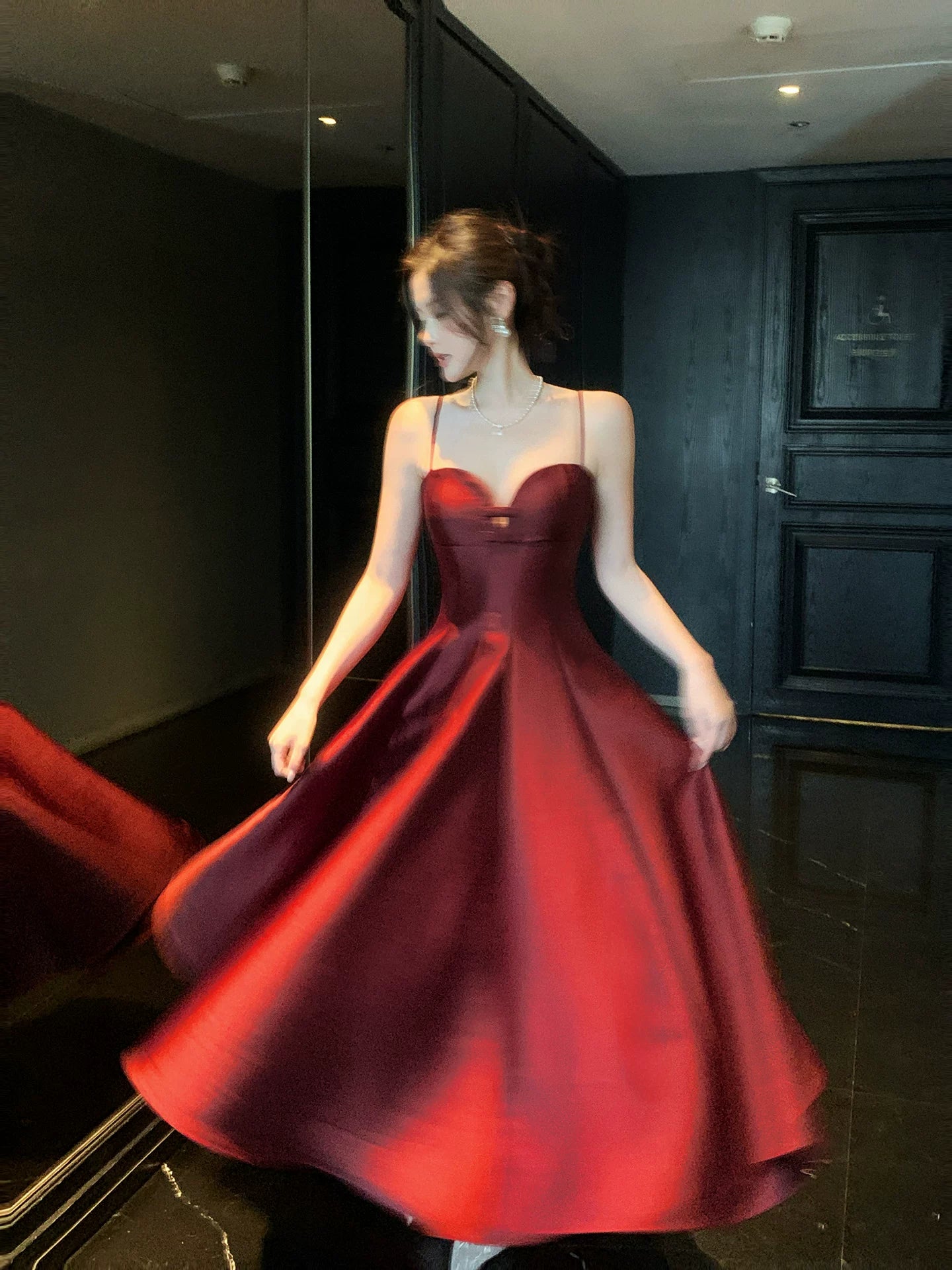 Modest A line Spaghetti Straps Burgundy Satin Prom Dresses Wedding Guest Dress 20th Party Birthday Outfits AB2429
