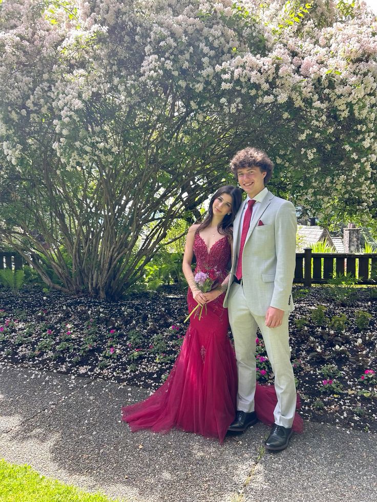 Modest Sheath Spaghetti Straps Burgundy Tulle Lace Prom Dresses Long P – RubyFashionDress
