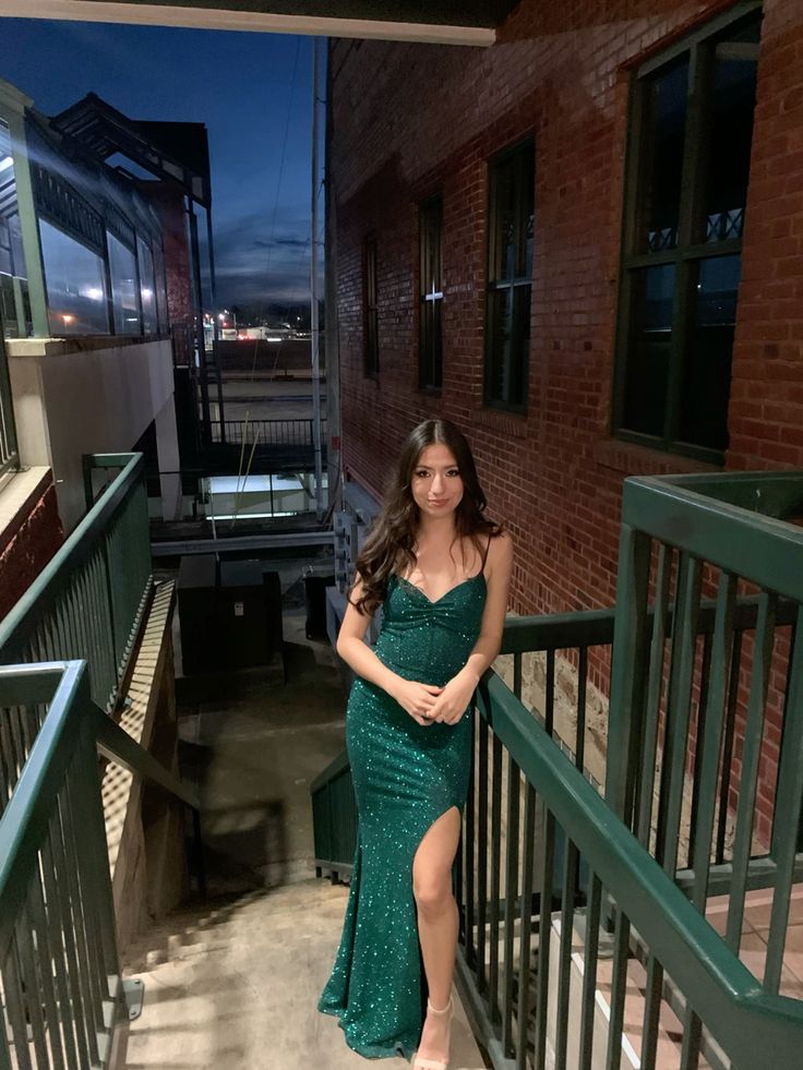 Fancy Mermaid Spaghetti Straps Green Slit Sequin Long Prom Dresses Inspiration Party Dress Prom Gown RB1407