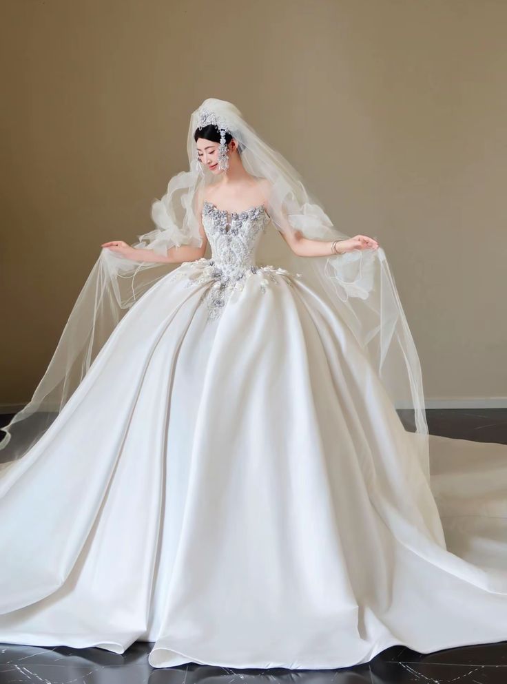Cute Ball Gown Strapless Sleeveless Satin Fitted Corset Long Wedding Dress Bride Gowns Lace Wedding Dresses RB2073