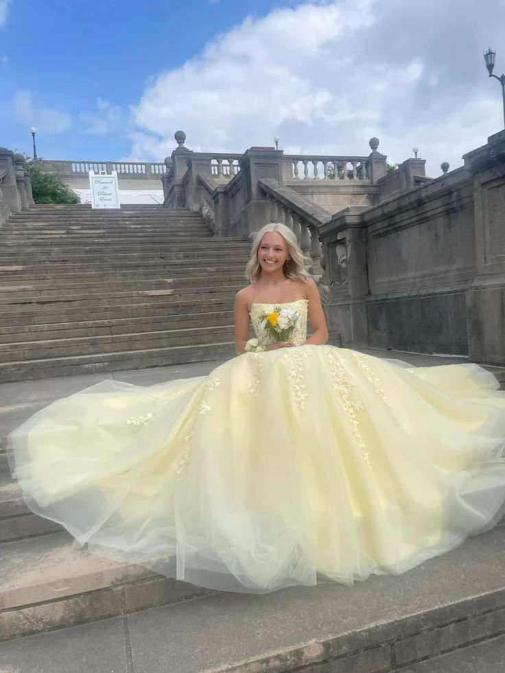 Cute Ball Gown Strapless Yellow Lace Prom Dresses Inspiration For Teens Formal Dress Party Outfits Prom Gown RB2164