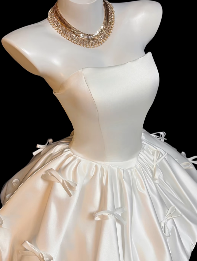Pretty Ball Gown Strapless White Satin Graduation Inspo Short 15th Birthday Outfits Homecoming Dresses RB3107