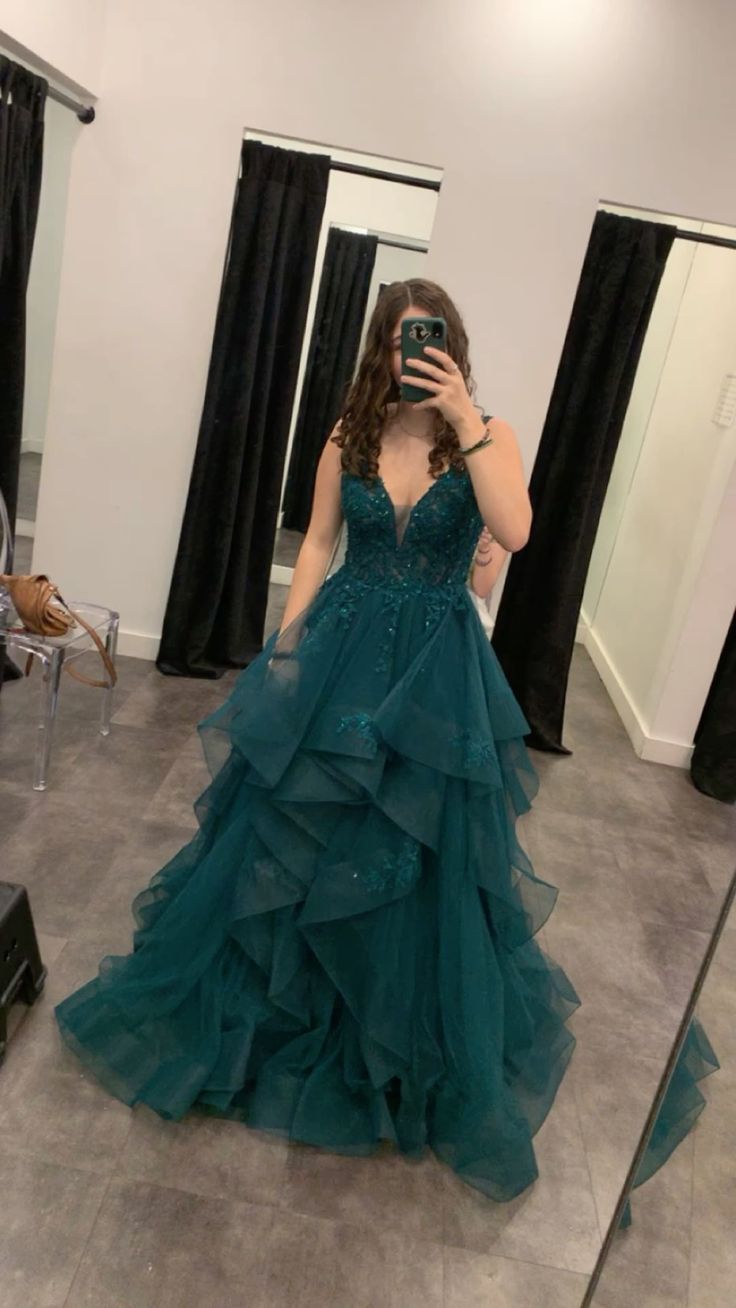 Elegant Ball Gown Spaghetti Straps Dark Green Tulle Lace Prom Dresses – RubyFashionDress