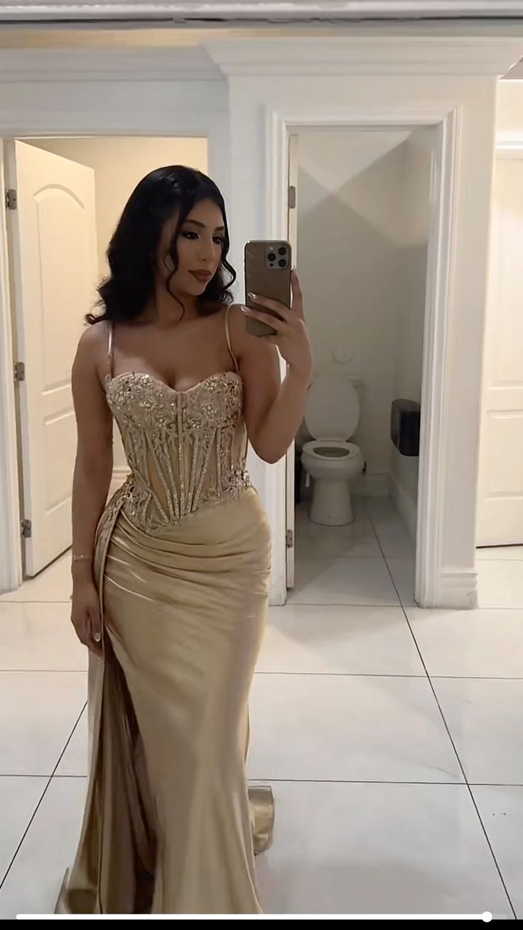 Elegant Mermaid Spaghetti Straps Gold Satin Prom Dresses Party Dress 16th Birthday Outfits Senior Graduation Dress RB945
