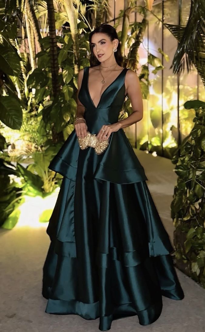 Modest Ball Gown V Neck Sleeveless Dark Green Prom Dresses Long Party Dress 22th Birthday Outfits Graduation Dress RB985