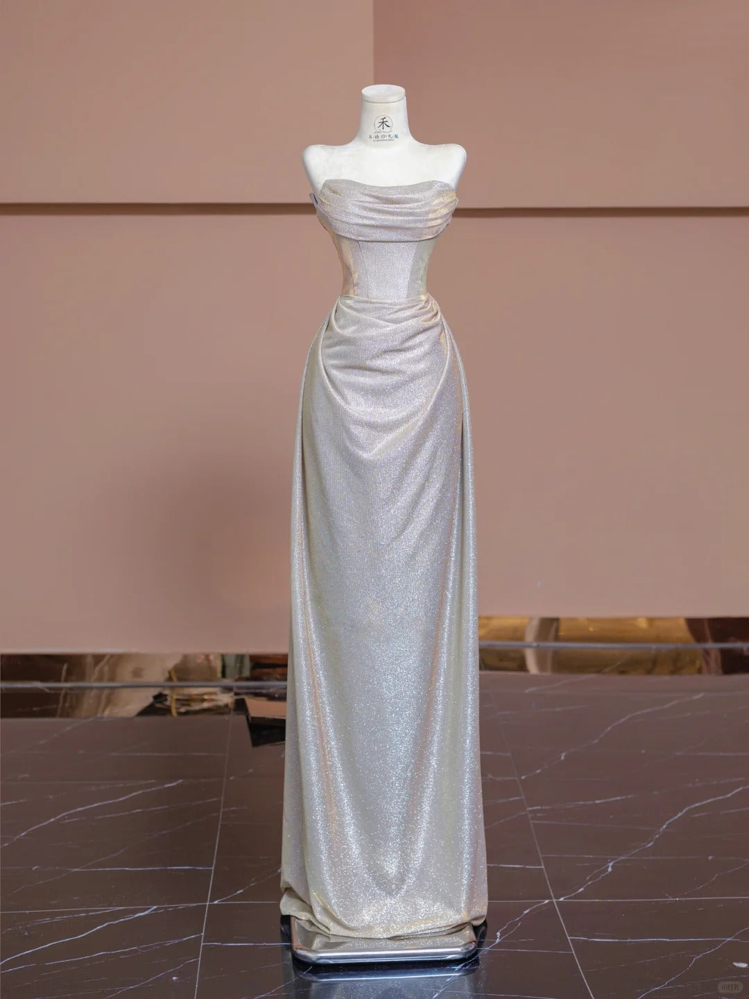 Elegant Silver Glitter Satin Strapless Sheath Wedding Dress RF0541