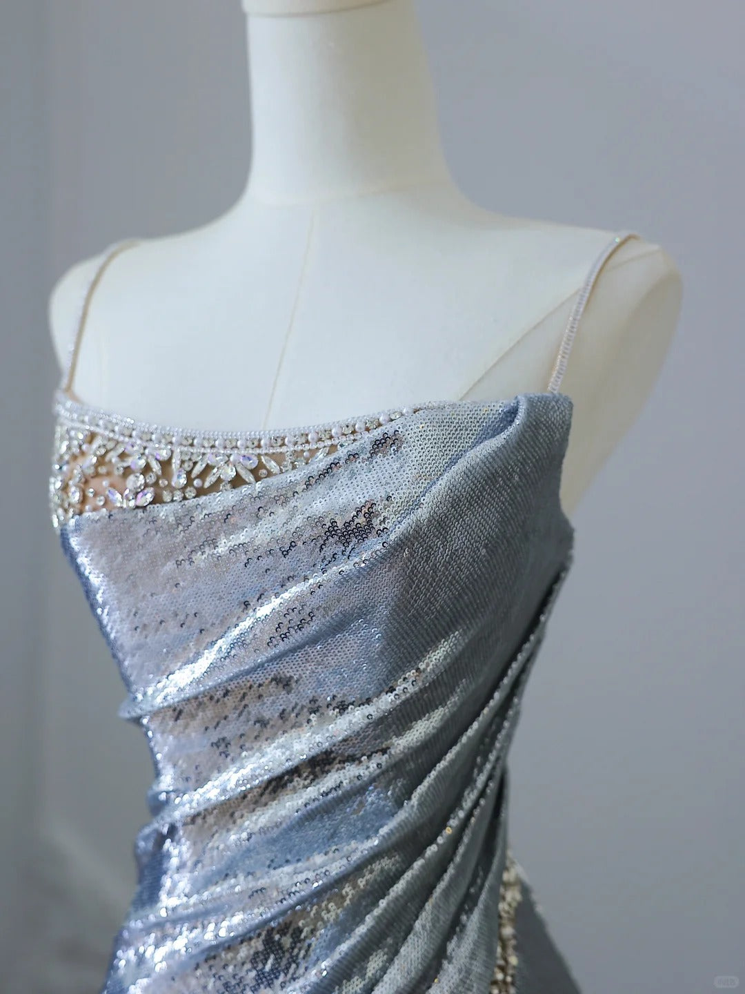 Elegant Silver Spaghetti Strap Mermaid Sequin Long Prom Dresses Formal Evening Gowns RF0616