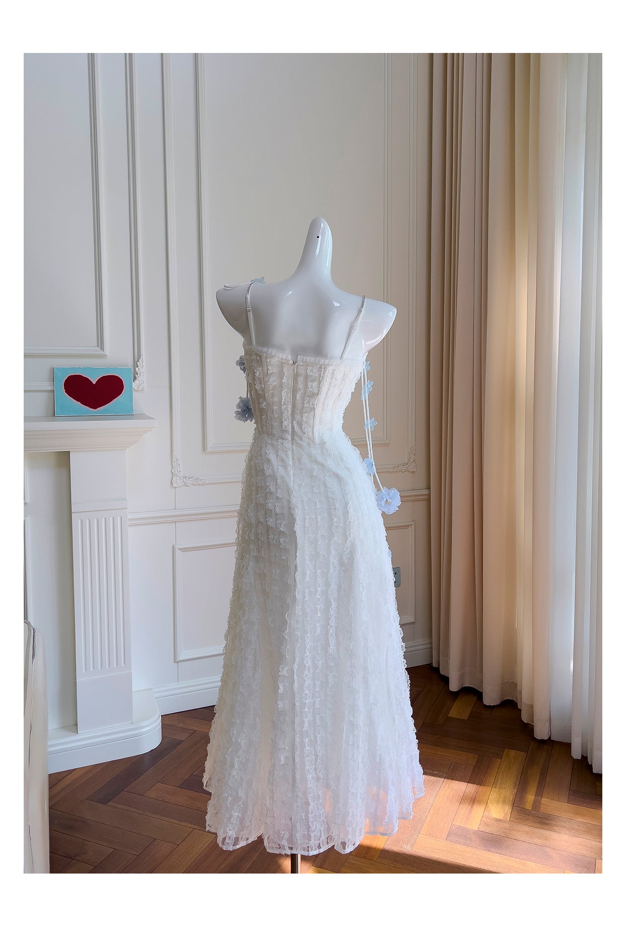 Sweet White Spaghetti Straps A-Line Lace Long Prom Dresses Stunning Evening Dresses with Appliques RF0995