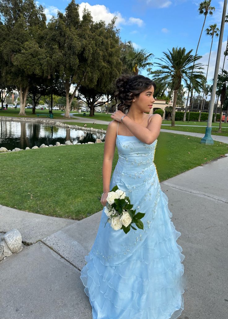 Elegant Ball Gown Spaghetti Strap Blue Ruffles Long Evening Dresses Semi Prom Formal Gown N619