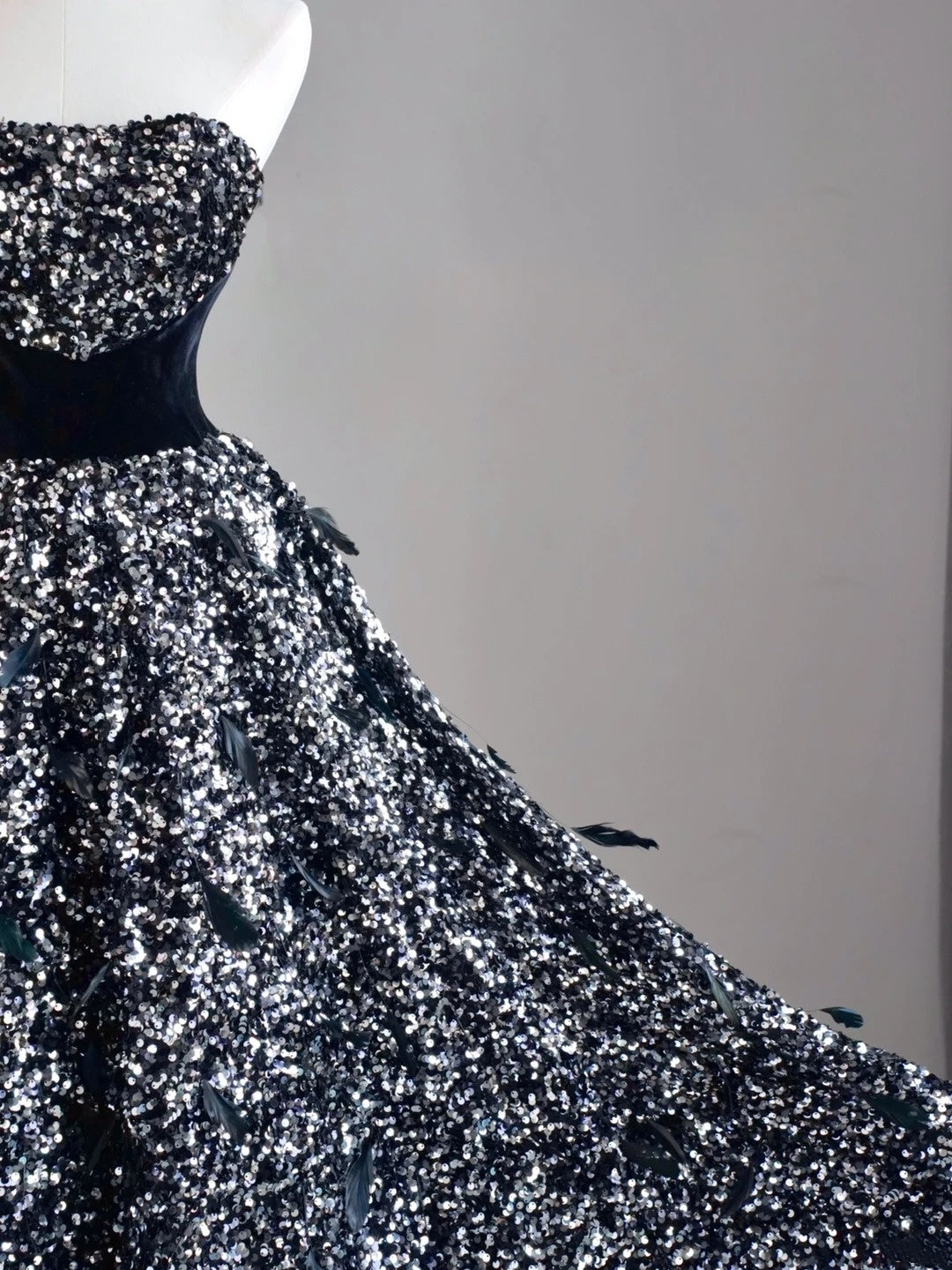 Ball Gown Strapless Black Sleeveless With Feathers Women's Dress Long Quinceanera Dresses Sweet 16 Quince Dress N1174