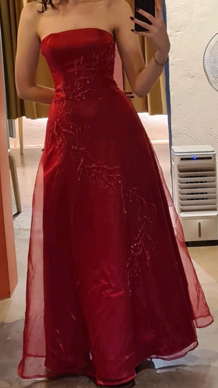 Red Ball Gown Strapless Burgundy Grad Formal Gown Graduation Outfits RB9527