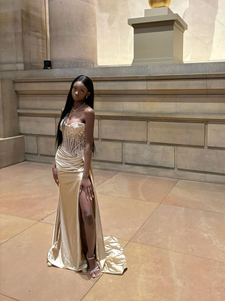 Sexy Mermaid Sweetheart Gold Slit Long Prom Dress With Beaded Bodice Evening Dresses N633