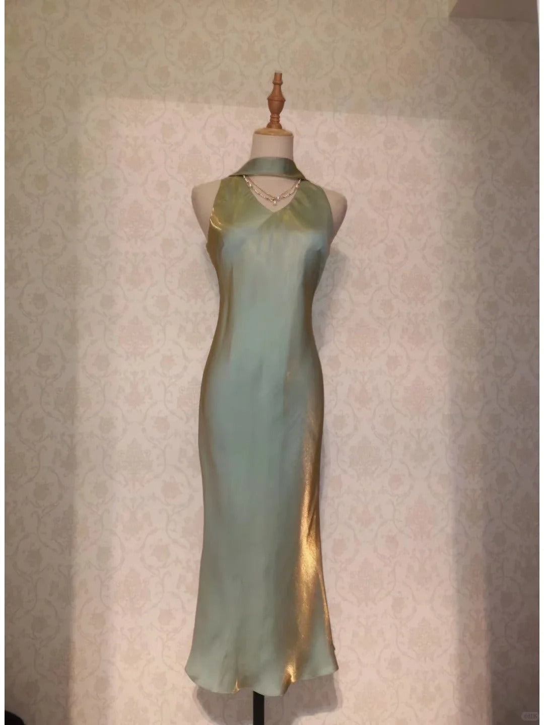 Vintage Prom Dresses 70s Sheath High Neck Green Tea Length Formal Outf – RubyFashionDress