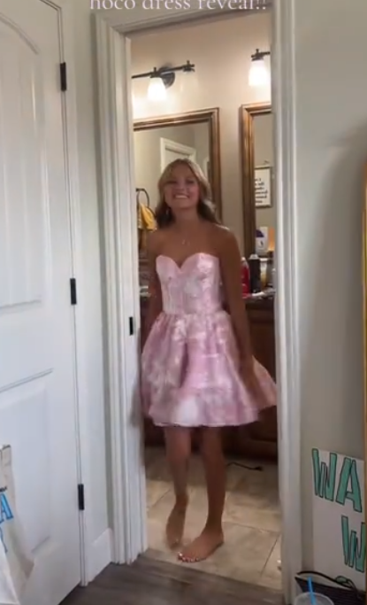 Pink Ball Gown Sweetheart Pink Lace 16th Birthday Dress Short Homecoming Dresses N4756