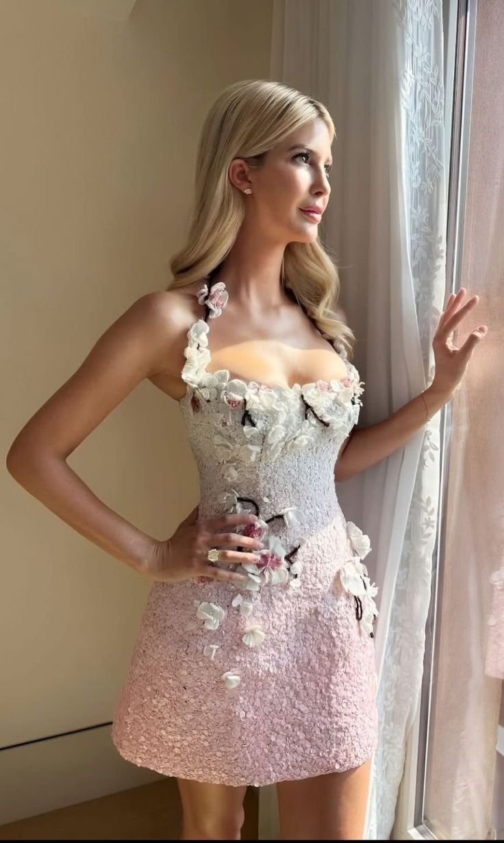 Elegant A line Halter Pink With 3D Flowers Sequin Party Dress Short Mini 15th Birthday Dresses Hoco Outfits RB3395