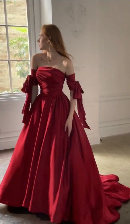 Modest Ball Gown Strapless Burgundy Satin Long Prom Dresses Graduation Dance Evening Outfits N046