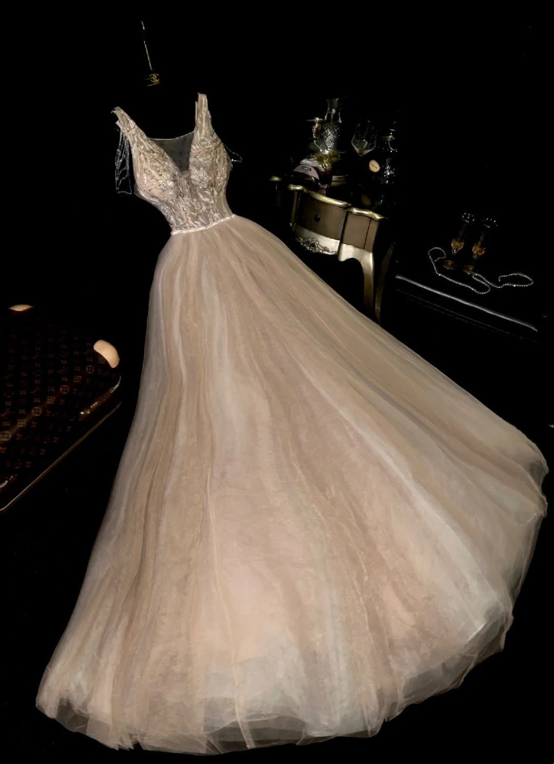 Elegant Ball Gown V Neck Champagne Tulle With Beading School Dances Prom Dresses 8th Grade Formal Outfits Prom Gown RB8461
