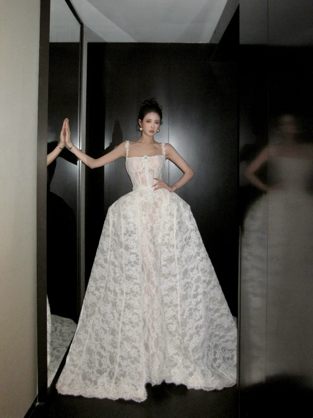 Shimmer Mermaid Square Neck White Lace Wedding Dress With Train Fairytale Brides Gown Wedding Dresses N061
